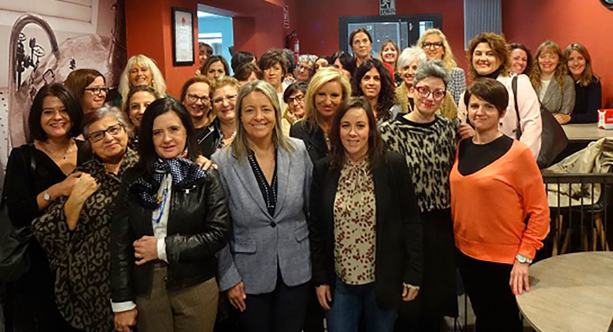 40 mujeres profesionales se reunieron en Tudela en torno a la igualdad