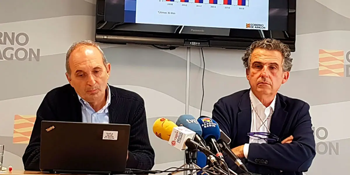 El director general de Salud Pública, Francisco Javier Falo (dcha.) y el jefe de servicio de Prevención y Promoción de la Salud, Luis Gascón, en la presentación de ESTUDES
