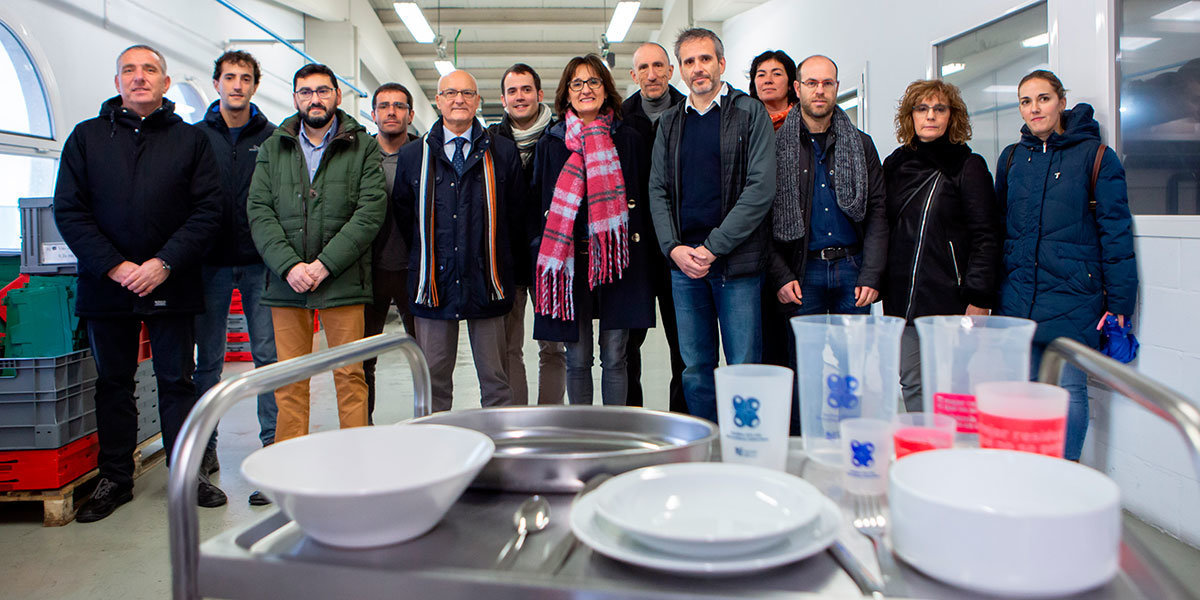 Foto de grupo en la visita a las instalaciones de la Fundación Varazdin.
