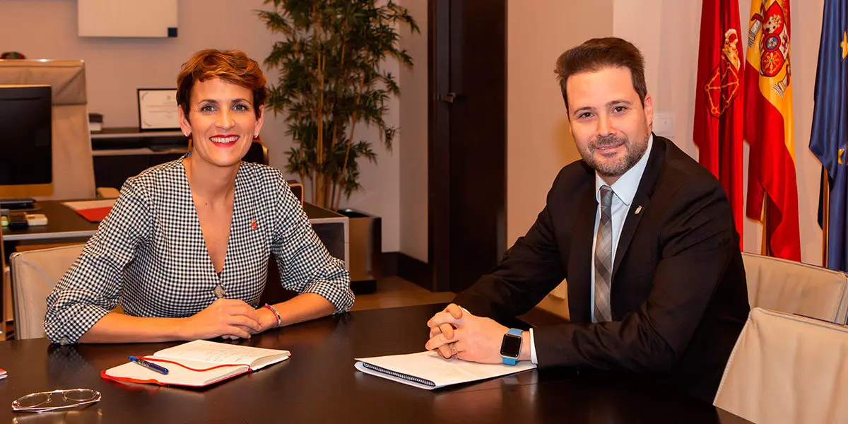 La presidenta del Gobierno de Navarra, Mar&iacute;a Chivite, con el alcalde de Tudela, Alejandro Toquero