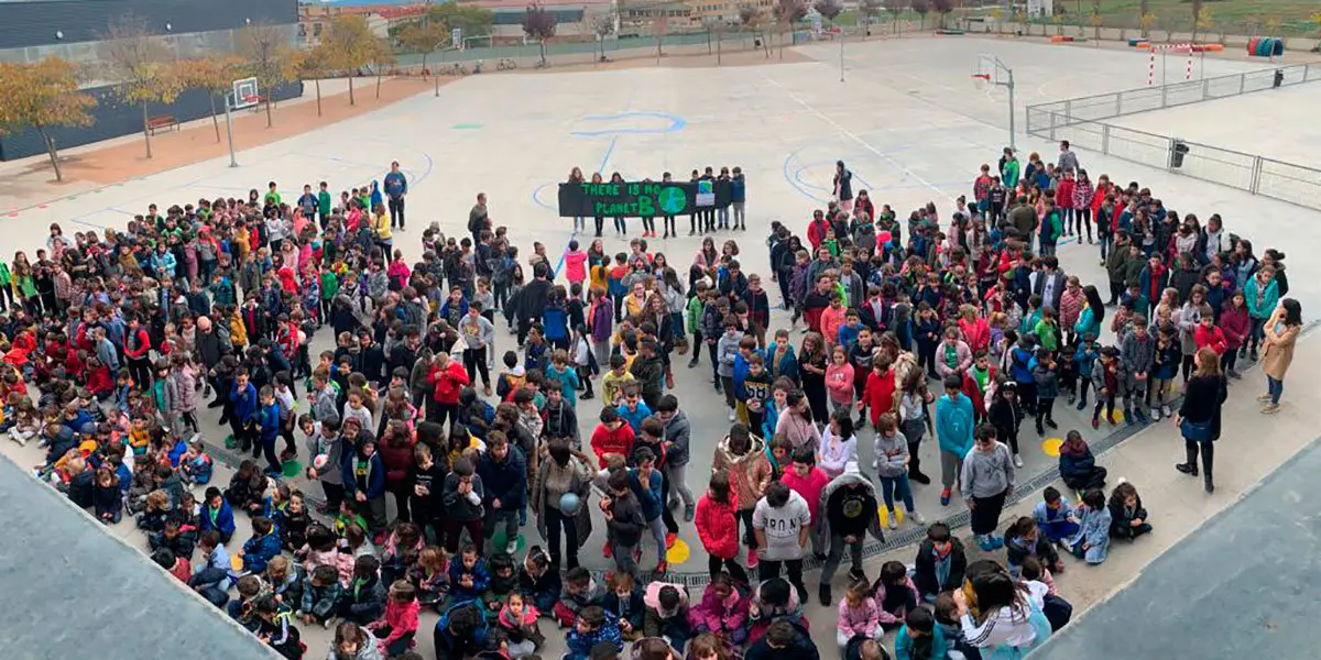 El pasado viernes&nbsp;todo el alumnado y profesorado del C.P. Huertas Mayores se sum&oacute; al movimiento, 'Fridays for Future'