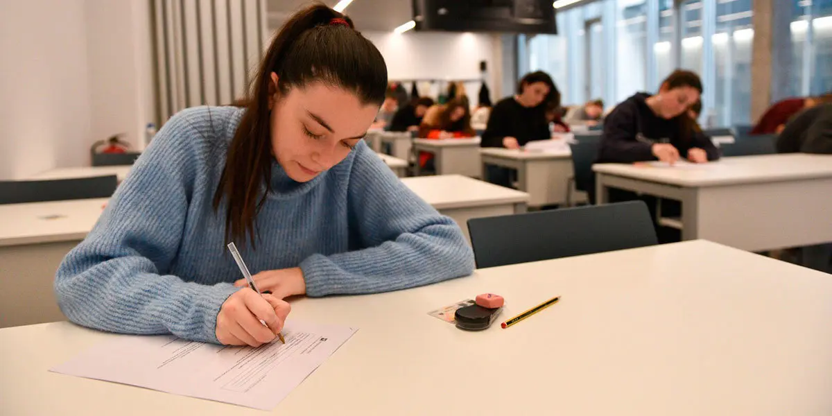 ex&aacute;menes examen oposiciones clase 1