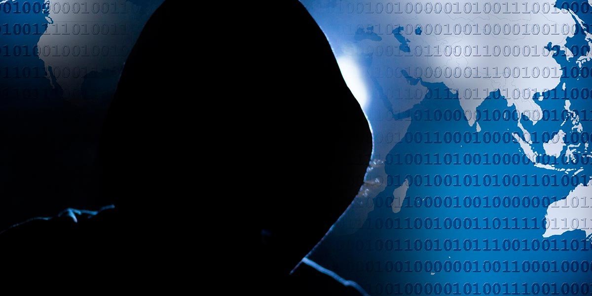 Hacker fraude phising pirateo email ordenador suplantación identidad engaño