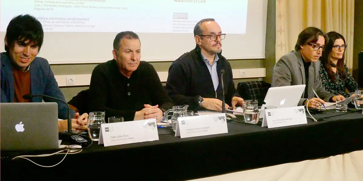 Presentaci&oacute;n revista Anal&iacute;ticos