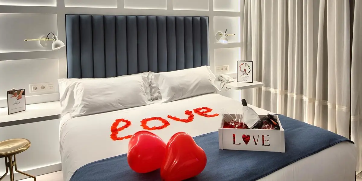 Toque rom&aacute;ntico en una nueva habitaci&oacute;n de El Villa Castej&oacute;n