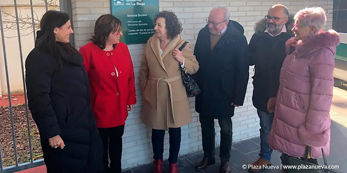 La consejera de Servicios Sociales y a la Ciudadan&iacute;a junto al director general de Dependencia, Discapacidad y Mayores, Santiago Urizarna, han visitado el Centro de D&iacute;a y el Centro de Participaci&oacute;n Activa de Alfaro acompa&ntilde;ados por el alcalde de la localidad, Juli&aacute;n Jim&eacute;nez Velilla