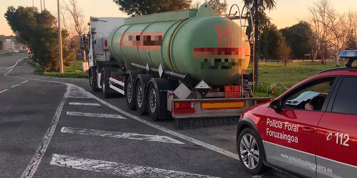 El cami&oacute;n ha sido inmovilizado por la Polic&iacute;a Foral