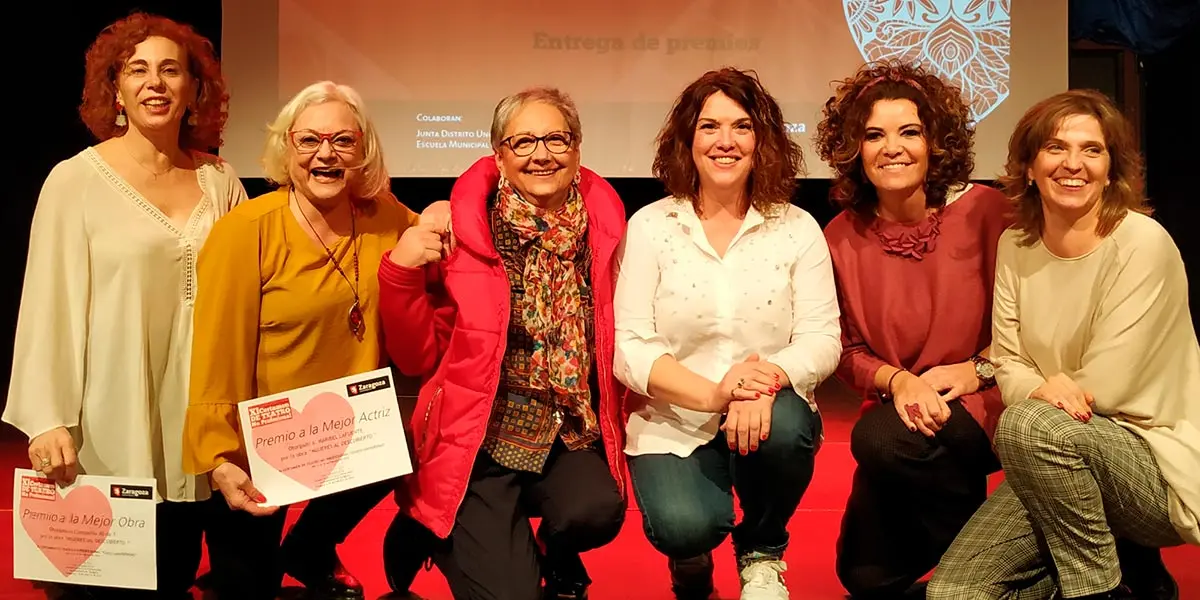 Las integrantes del grupo As de T en la entrega de premios