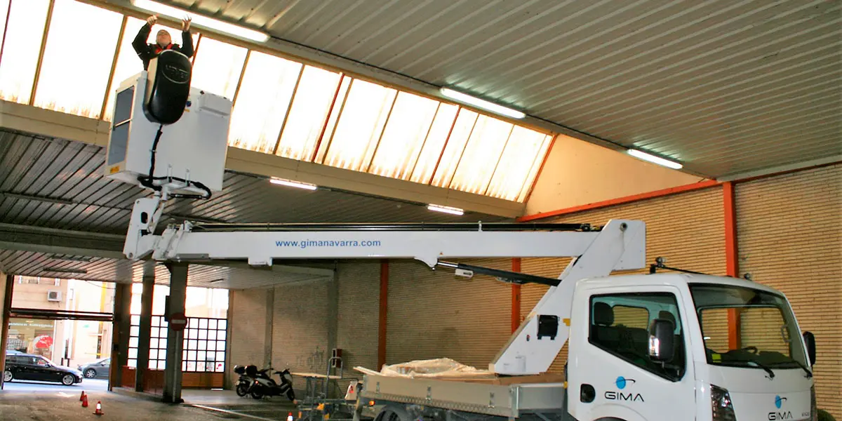 Cambio de luces en la antigua estaci&oacute;n de autobuses de Tudela