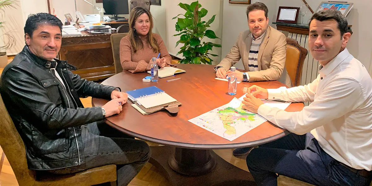 Reuni&oacute;n entre AER y el equipo de gobierno del Ayuntamiento de Tudela