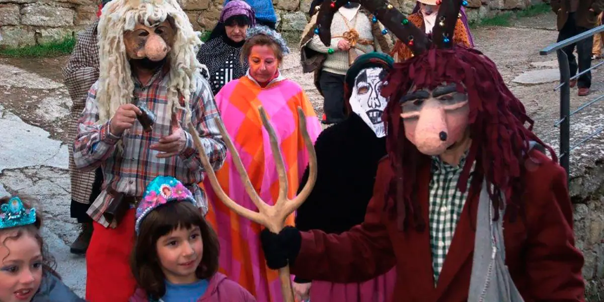 Algunos de los personajes que protagonizaban el carnaval cincovilles&eacute;s m&aacute;s tradicional