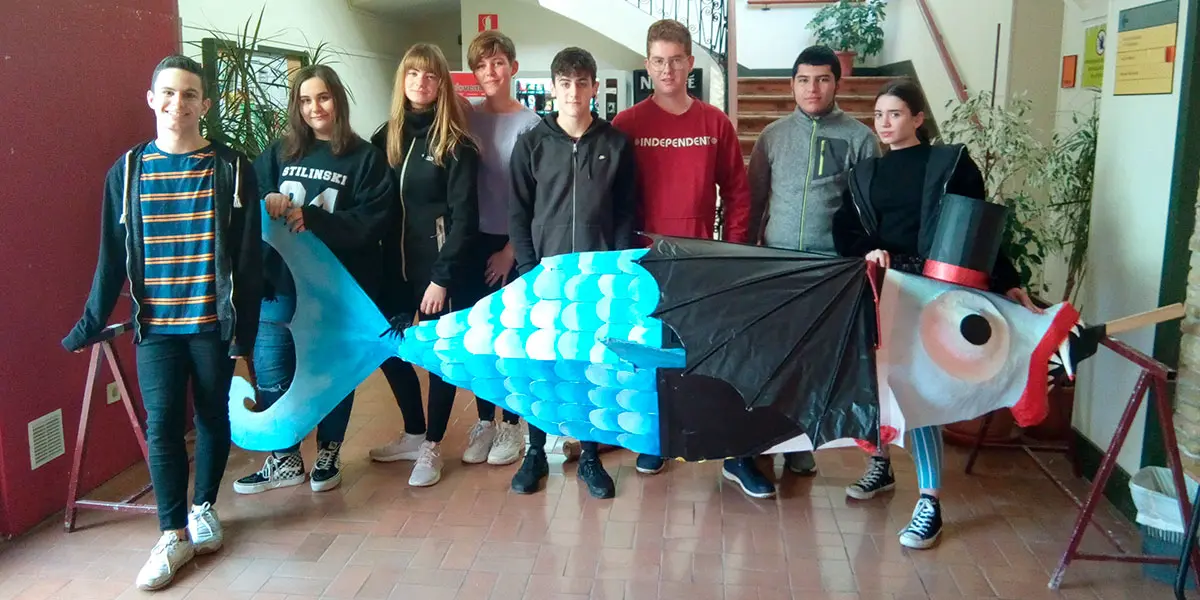 La sardina para los carnavales de Cintru&eacute;nigo creada por los alumnos de la EASDi de Corella
