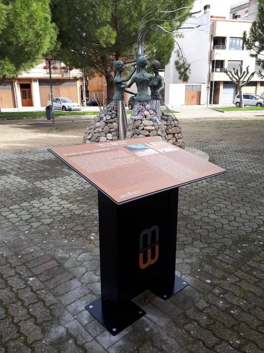 Panel explicativo instalado en el Parque de las Mujeres