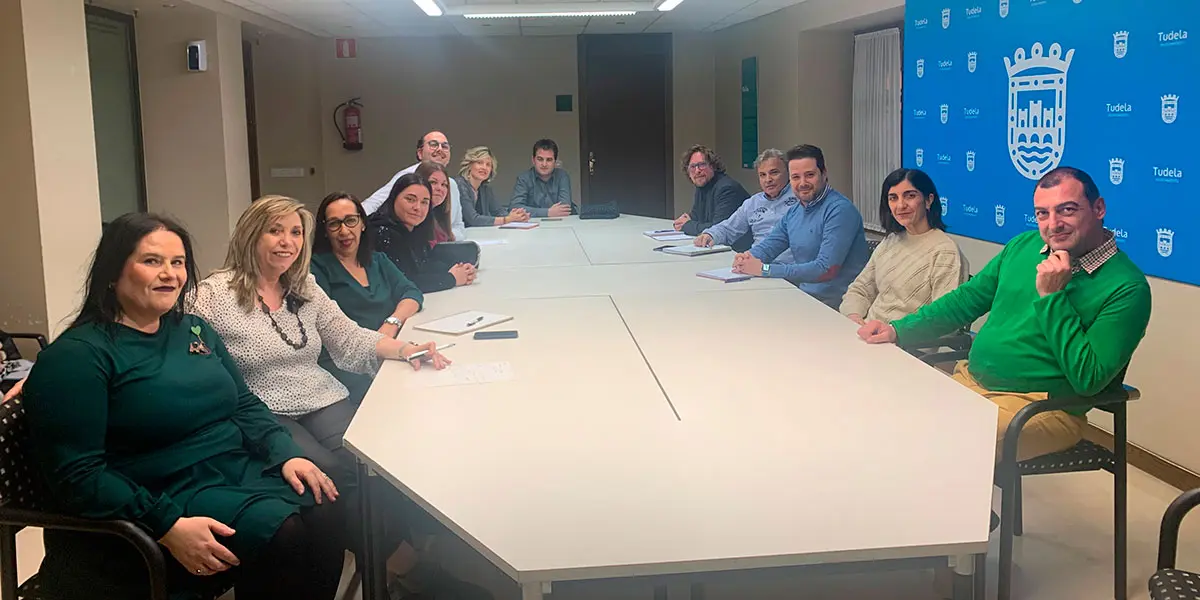 Reuni&oacute;n del Ayuntamiento de Tudela con joteros locales