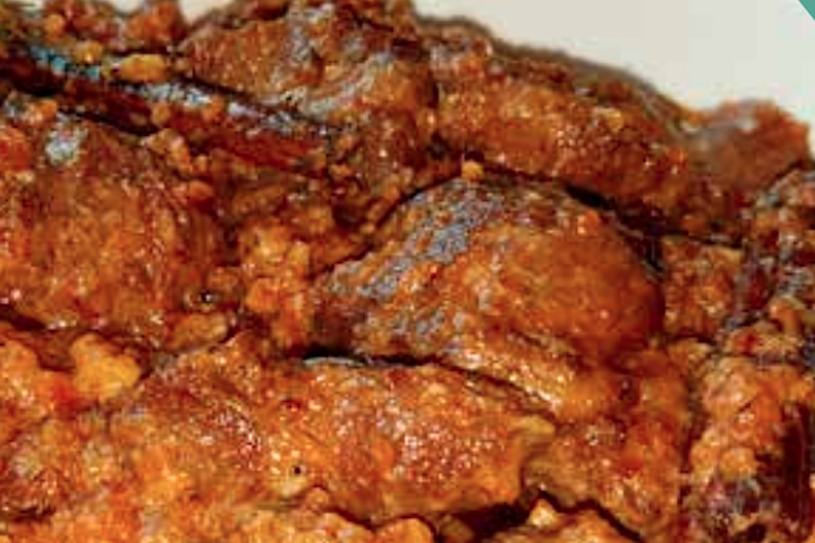 Carrillada de cerdo con majaillo de almendras