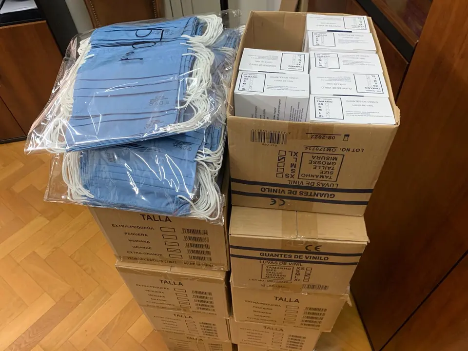 Donaci&oacute;n de mascarillas y guantes de la Pe&ntilde;a Madridista de Tudela