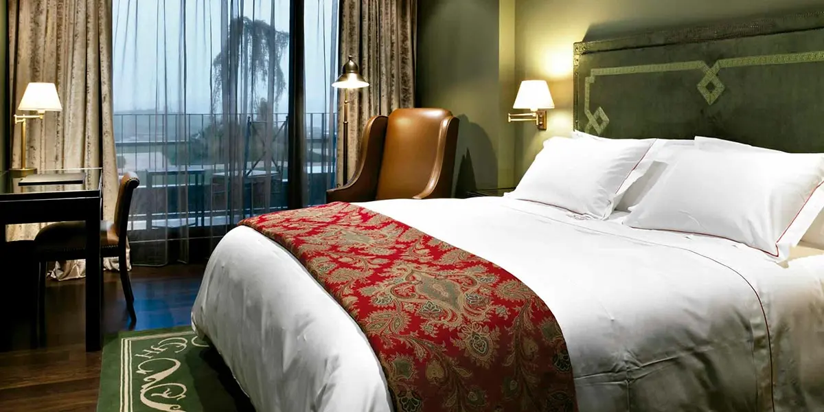 Hotel habitaci&oacute;n
