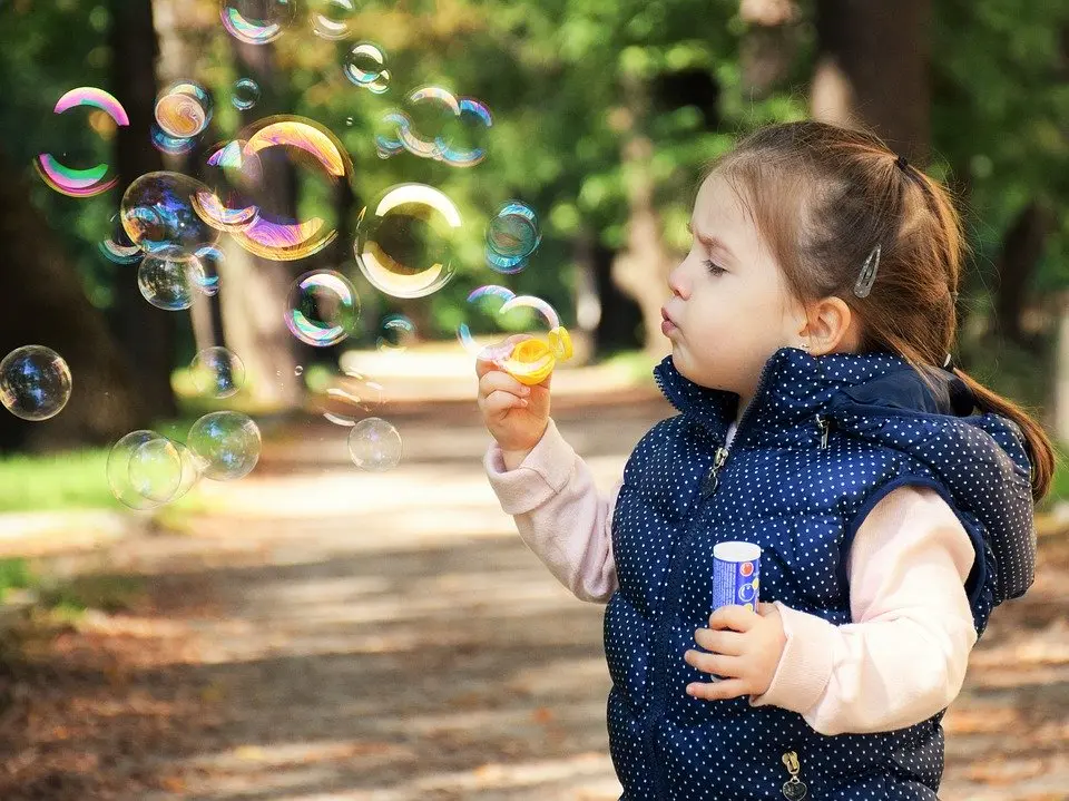 los ni&ntilde;os tienen una naturaleza exploradora y adquieren el conocimiento a trav&eacute;s de la experimentaci&oacute;n y en el empleo de los sentidos