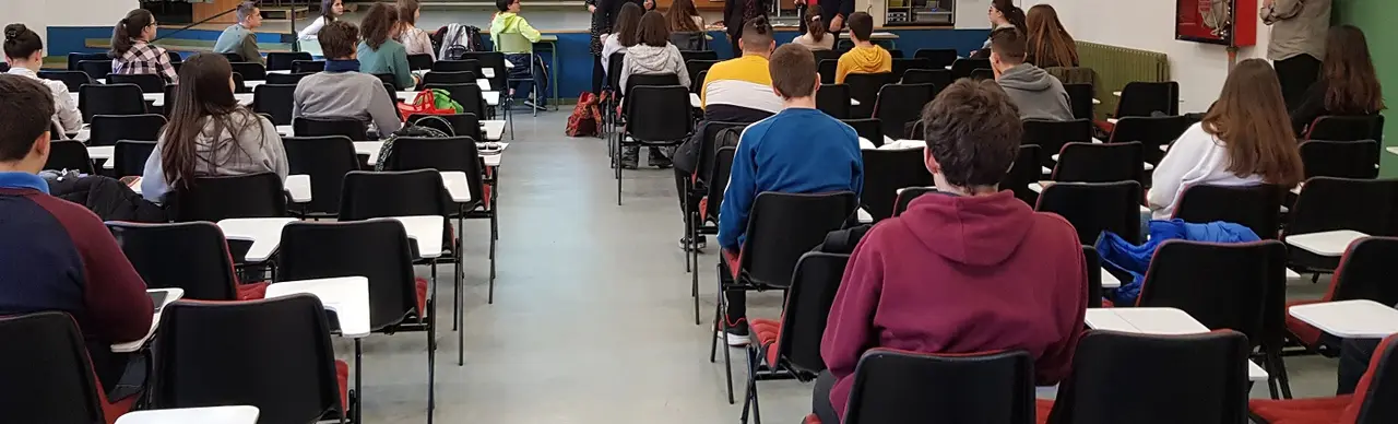 Estudiantes examen prueba oposici&oacute;n alumnos clase colegio instituto