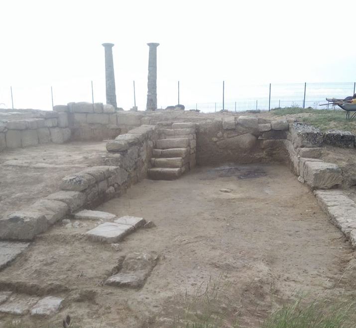 El yacimiento romano de Los Ba&ntilde;ales se va completando con nuevos hallazgos. En la imagen, la escalera encontrada recientemente