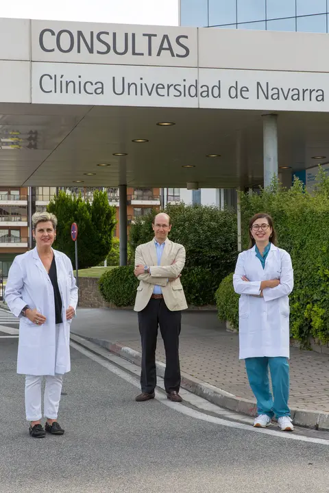 Equipo investigador Cl&iacute;nica-Cima Universidad de Navarra: De izda. a dcha. los doctores Ana Pati&ntilde;o Garc&iacute;a, Fernando Lecanda Cordero y Miriam Guti&eacute;rrez Jimeno