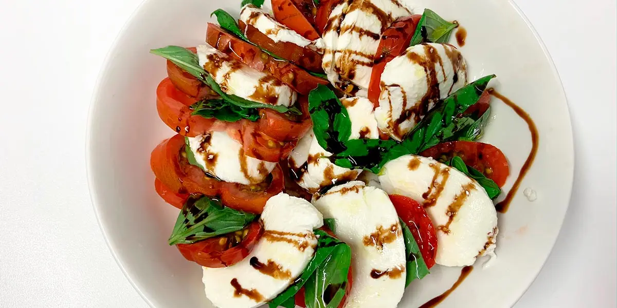 Ensalada caprese tudelana