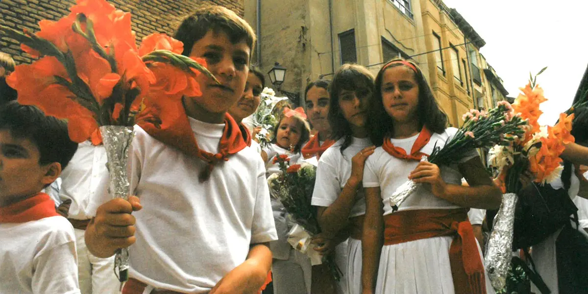 Fiestas 2002 Ofrenda Floral