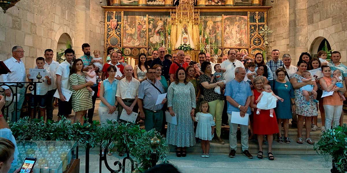 Nuevos miembros de la Congregación Santa Ana en el acto de 2019