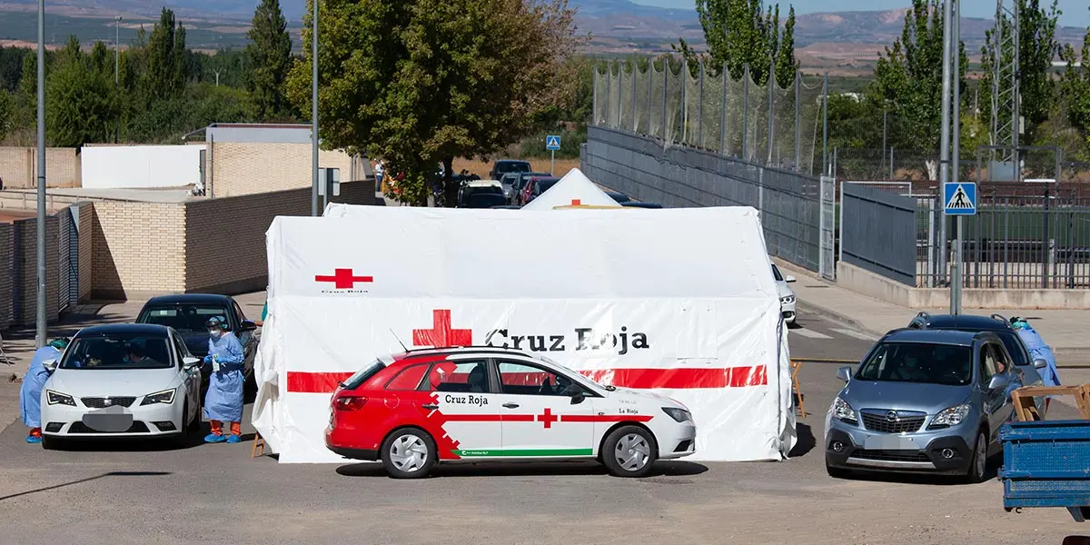 Una de las carpas montadas este pasado fin de semana para el cribado masivo de PCR en Alfaro