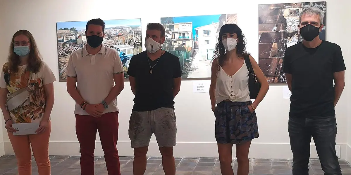Los premiados del XXIV Concurso de pintura al aire libre de Tudela con el alcalde Alejandro Toquero
