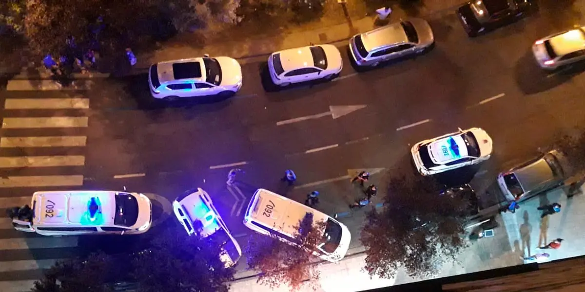 Im&aacute;genes de la pelea en la plaza de la estaci&oacute;n enviadas por un vecino