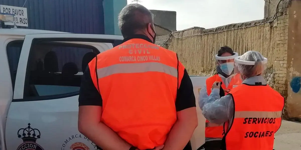 Los equipos de vigilancia se trasladan a los domicilios en los que hay casos positivos Covid para comprobar el nivel de cumplimiento de las situaciones de aislamiento