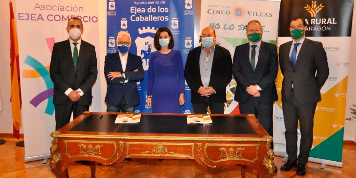 Ejea Comercio y Caja Rural de Aragón firmó un acuerdo para la puesta en marcha del proyecto somostucomercio.com