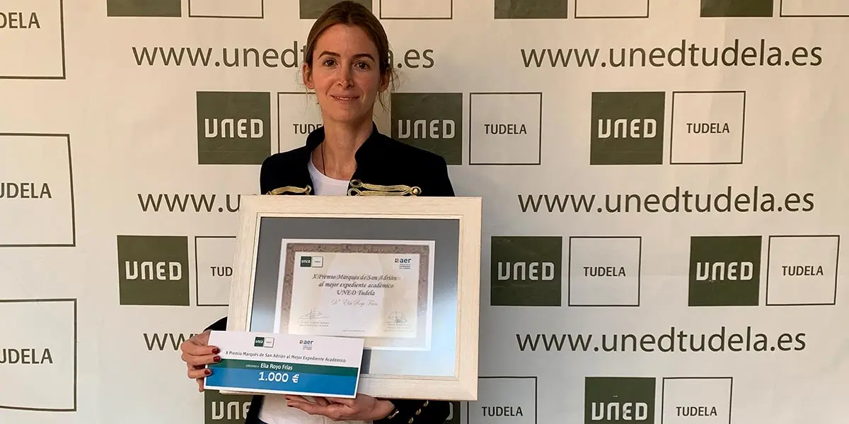 Elia Royo Fr&iacute;as recibe el Premio Marqu&eacute;s de San Adri&aacute;n al Mejor Expediente Acad&eacute;mico 