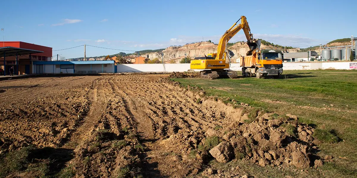 Remodelaci&oacute;n del Campo de F&uacute;tbol de Arguedas