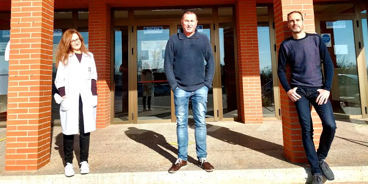 Silvia Rodr&iacute;guez D&iacute;ez, Francisco Santos Escribano y Carlos Sim&oacute;n Soldevilla, profesores del IES Valle del Ebro