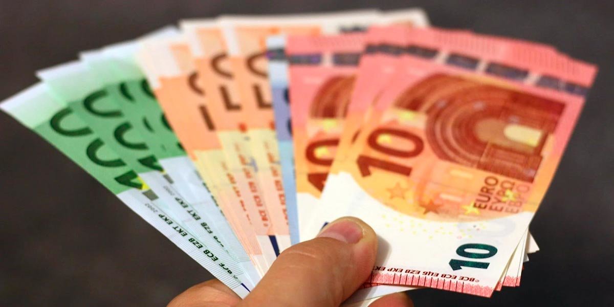 billetes euros dinero economía financiero financiación