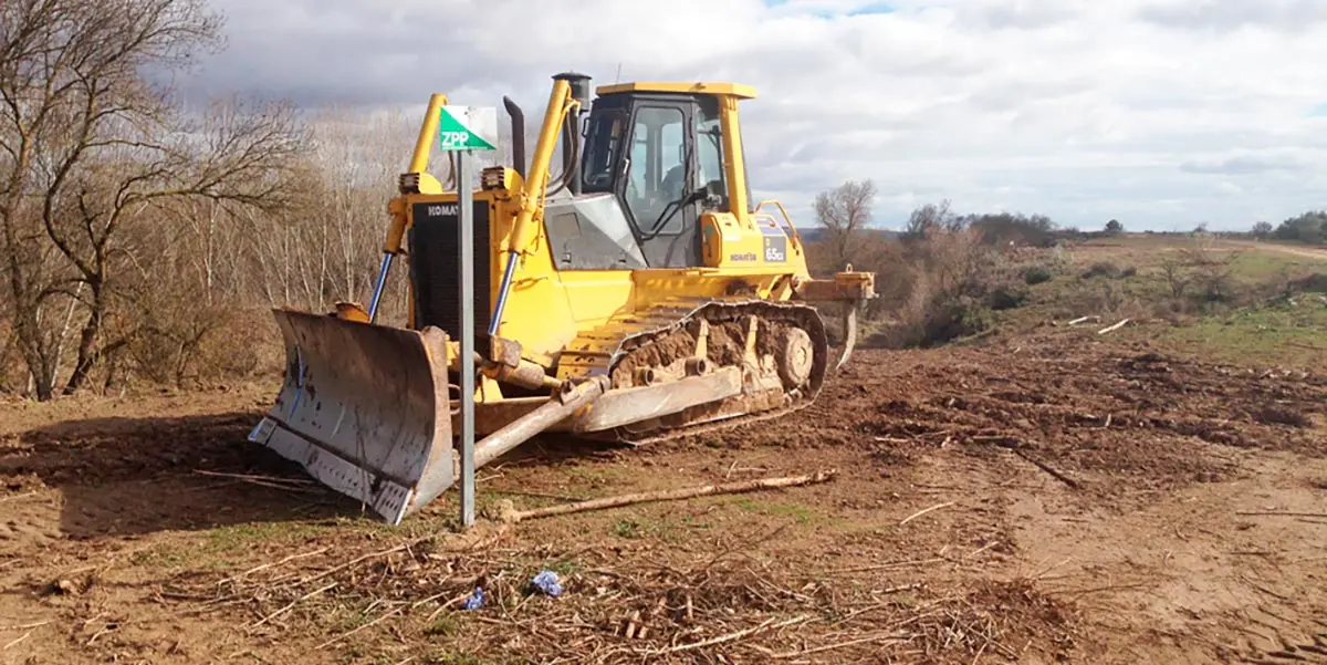 Excavadora en reservas