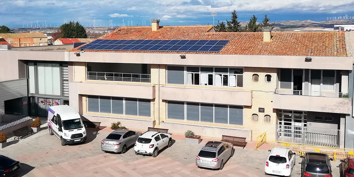Instalaci&oacute;n fotovoltaica para autoconsumo en la Escuela infantil de Ribaforada