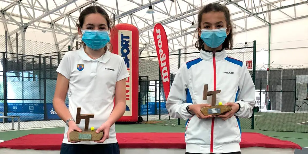 Paulina y Mar&iacute;a juntas tras conseguir sus respectivos triunfos