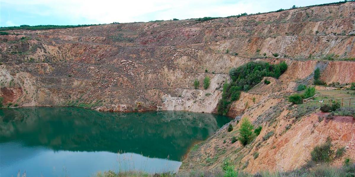 Sector norte de la corta principal de la mina Gandalia de Borobia