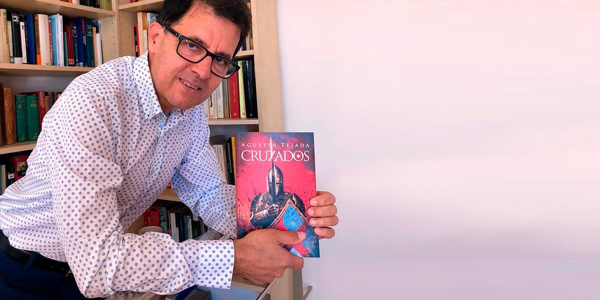 Cruzados es el nuevo libro de Agustín Tejada Navas