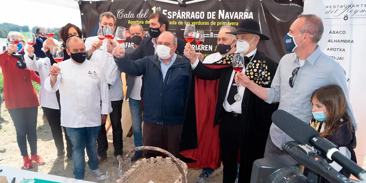 Cata del I Esp&aacute;rrago de Navarra acto
