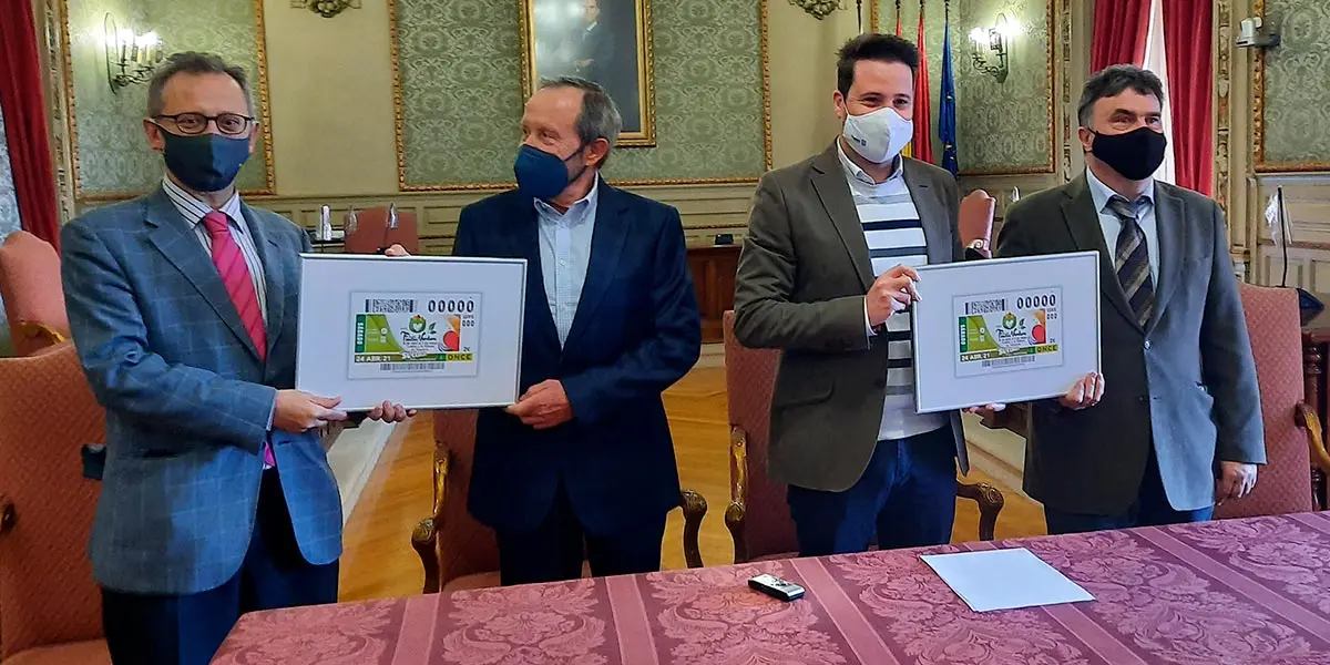 Cuadro con el cup&oacute;n especial de la ONCE dedicado a las Fiestas de la Verdura