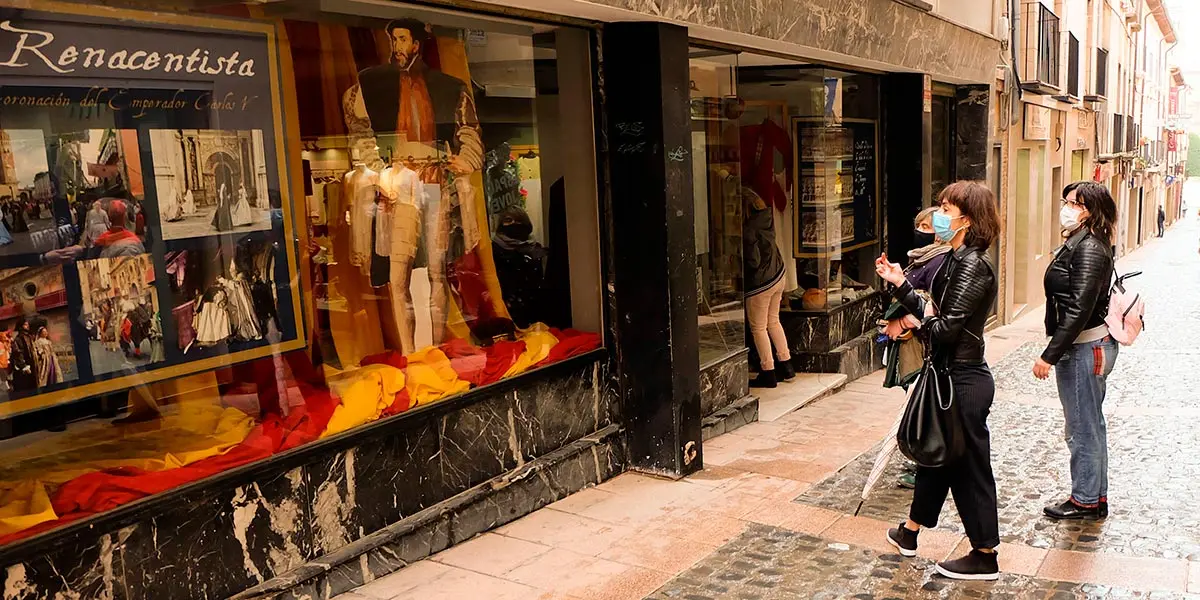 Se est&aacute; dando vida y color a las calles con temas tan queridos como la feria de la Coronaci&oacute;n