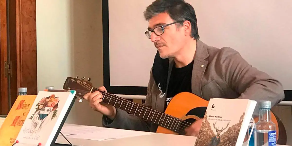 Per Gaztelu y su guitarra
