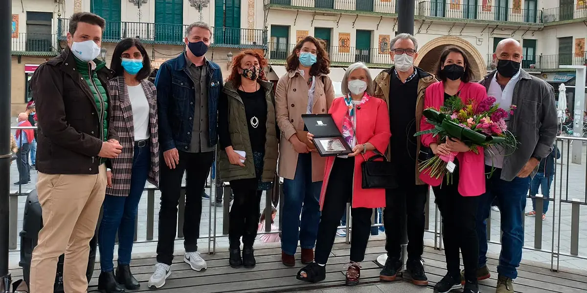 Momento del emotivo homenaje a la librer&iacute;a Julio Mazo