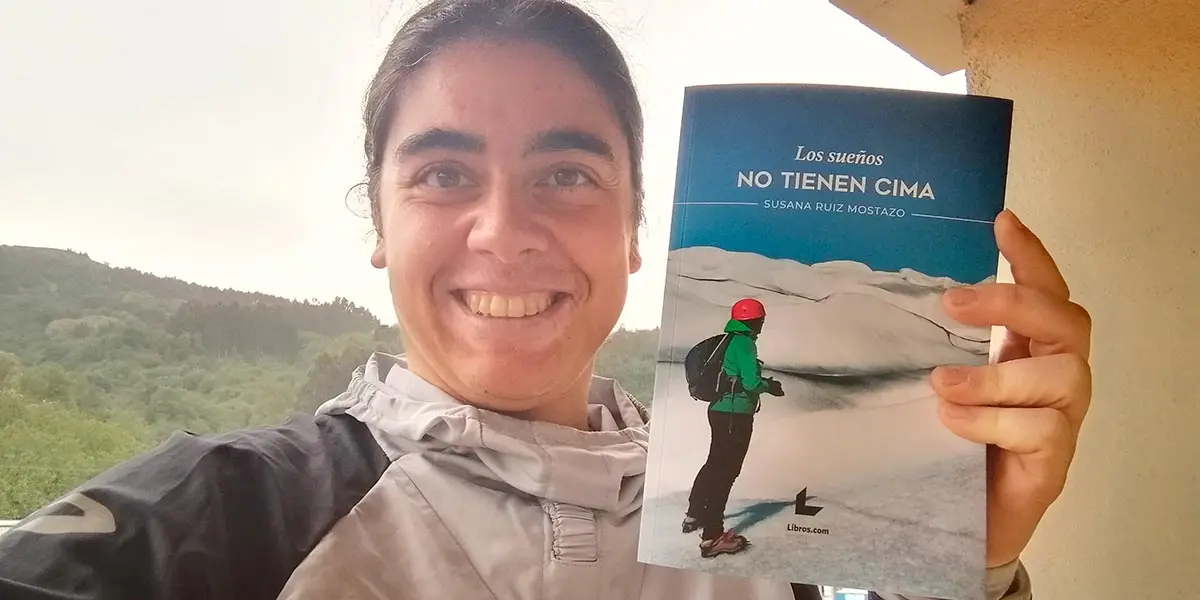 Susana Ruiz Mostazo con su libro Los sue&ntilde;os no tienen cima