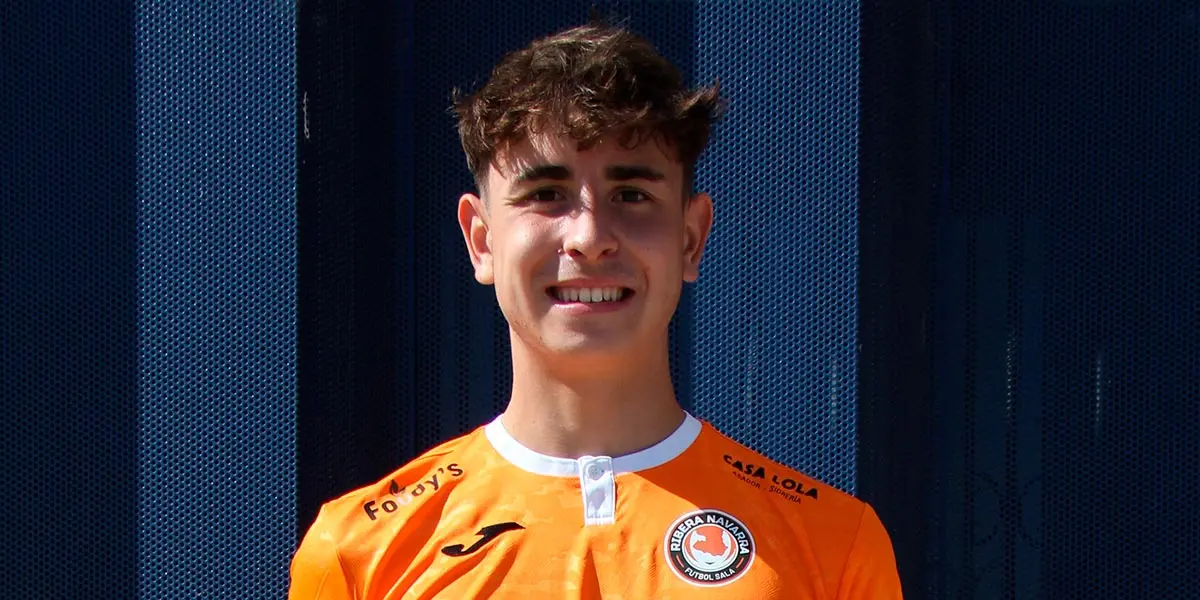 Eugenio Miram&oacute;n &lsquo;Uge&rsquo;, con la camiseta del del Aspil-Jumpers Ribera Navarra FS