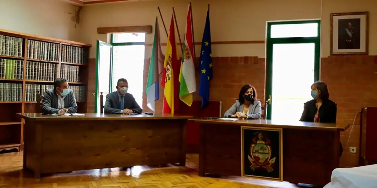 Ricardo Velasco, Celso Gonz&aacute;lez, Concha Andreu y Estrella Santana ayer en Cervera